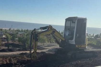 В Мариуполе продолжается благоустройство парка