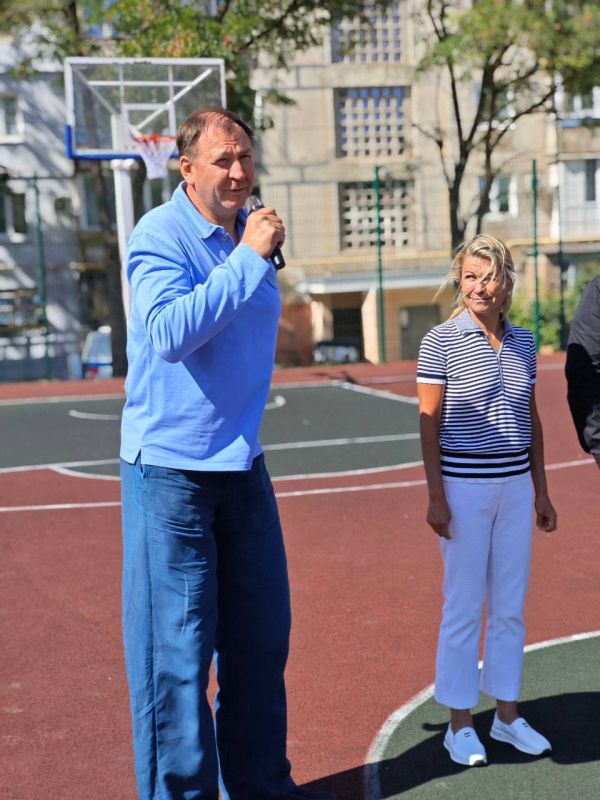 Мариуполь зажигает: первый этап чемпионата по стритболу 33 собрал лучшие команды региона! Мариуполь зажигает: первый этап чемпионата по стритболу 33 собрал лучшие команды региона!