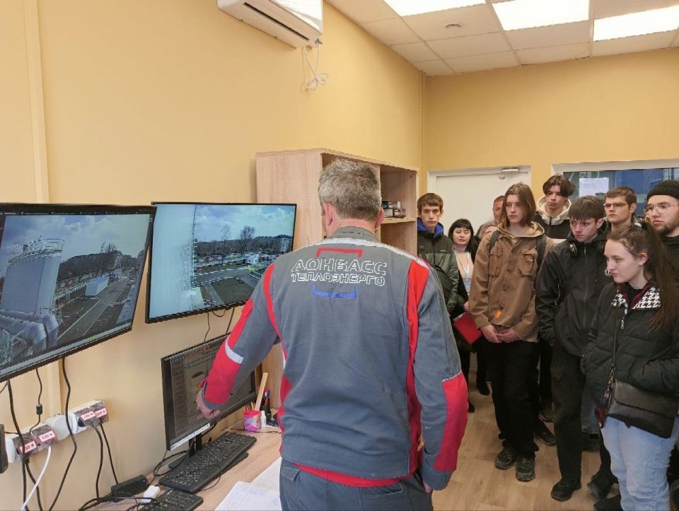 «ДОНБАССТЕПЛОЭНЕРГО» АКТИВНО РАЗВИВАЕТ ИНСТИТУТ НАСТАВНИЧЕСТВА НАД МОЛОДЫМИ СПЕЦИАЛИСТАМИ «ДОНБАССТЕПЛОЭНЕРГО» АКТИВНО РАЗВИВАЕТ ИНСТИТУТ НАСТАВНИЧЕСТВА НАД МОЛОДЫМИ СПЕЦИАЛИСТАМИ