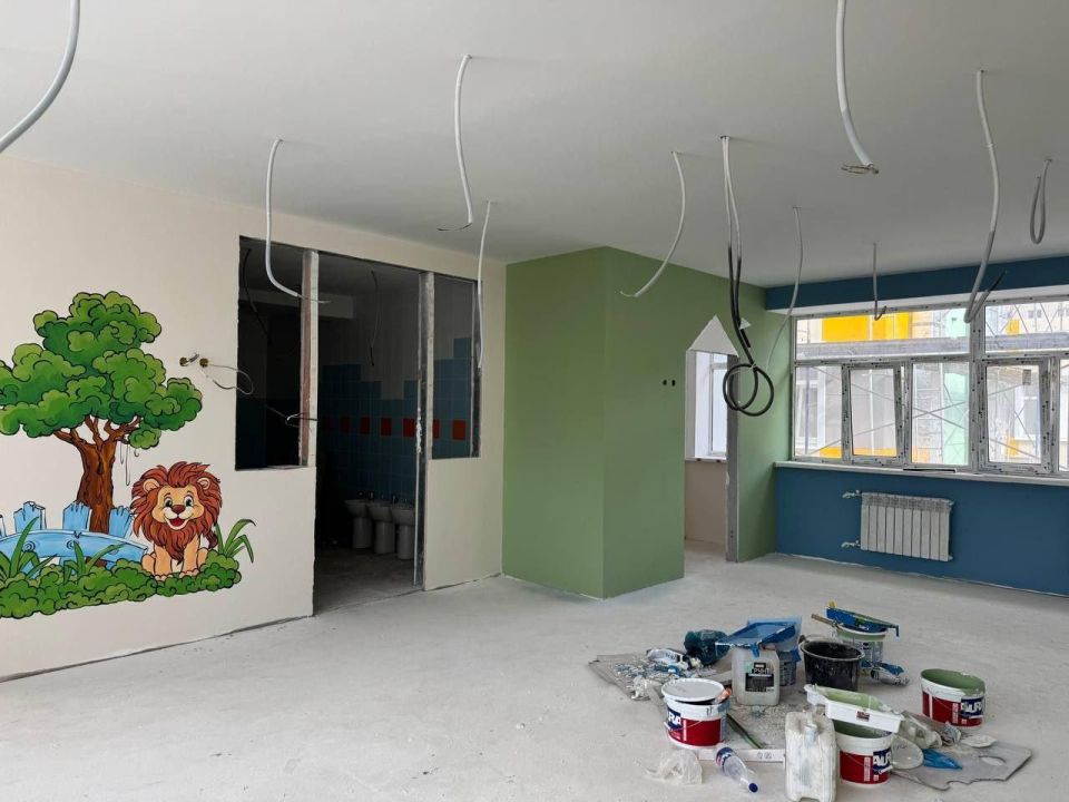 Тульские строители продолжают восстановление детского сада №76 Тульские строители продолжают восстановление детского сада №76