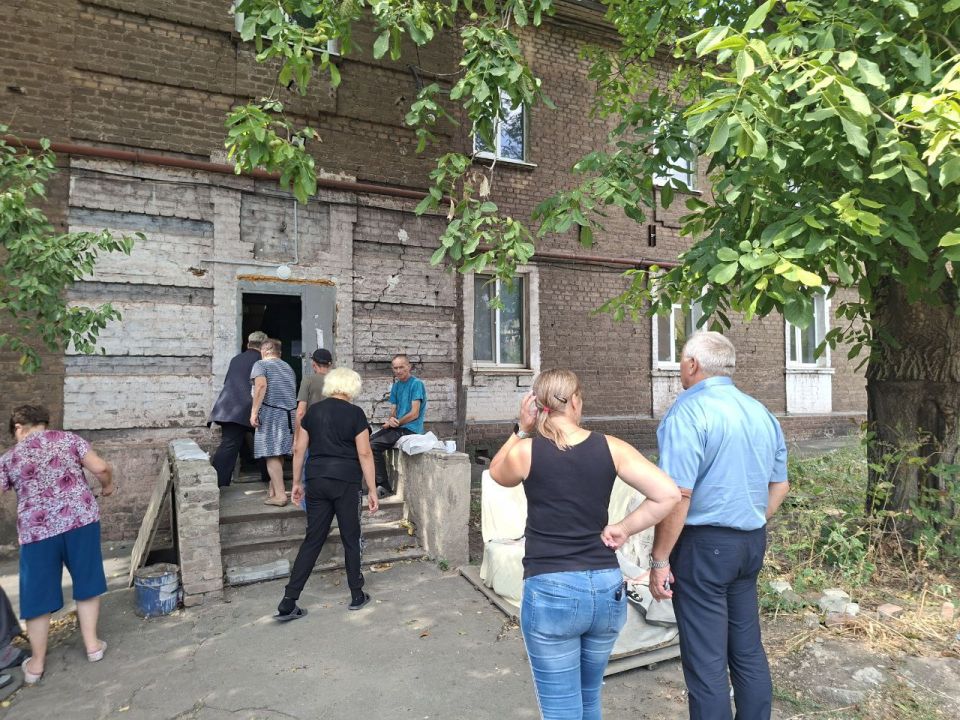 Состоялась встреча руководителя Управы Ильичевского внутригородского района города Мариуполь с жителями дома №52а по улице Контрольной Состоялась встреча руководителя Управы Ильичевского внутригородского района города Мариуполь с жителями дома №52а по улице Контрольной