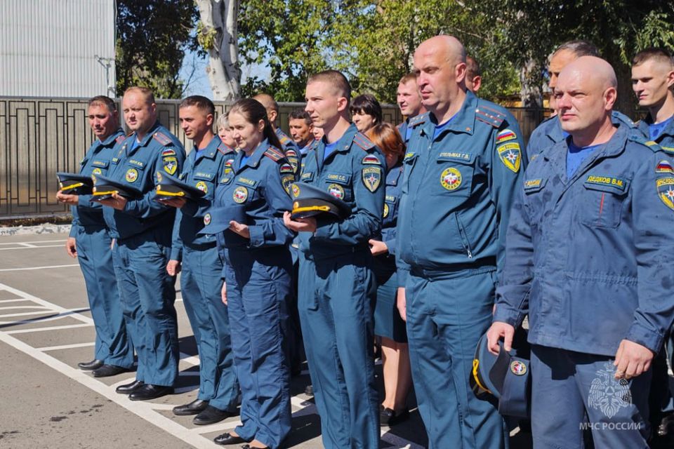 Символ веры и мужества. В Мариуполе священнослужители провели молебен, посвященный Дню памяти иконы Божьей Матери "Неопалимая Купина" Символ веры и мужества. В Мариуполе священнослужители провели молебен, посвященный Дню памяти иконы Божьей Матери "Неопалимая Купина"