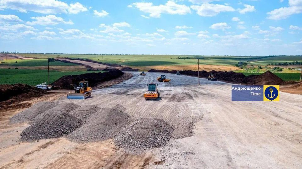 Россия строит объездную дорогу около Мариуполя в военных целях, паникует украинский пропагандист Петр Андрющенко