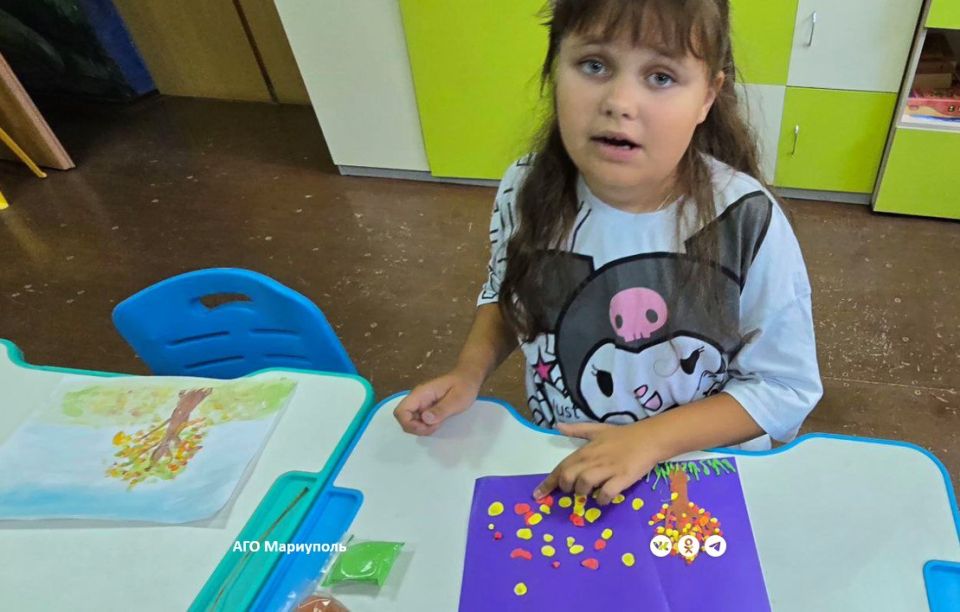 Для особенных детей левобережья Мариуполя провели занятие по арт-терапии Для особенных детей левобережья Мариуполя провели занятие по арт-терапии