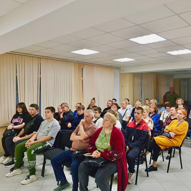 ФАУ «РосКапСтрой» отберёт 10 студентов Мариупольского строительного профильного колледжа для обучения по целевой программе в рамках федерального проекта «Профессионалитет» ФАУ «РосКапСтрой» отберёт 10 студентов Мариупольского строительного профильного колледжа для обучения по целевой программе в рамках федерального проекта «Профессионалитет»