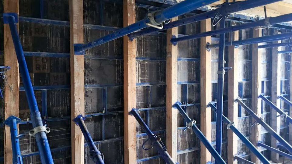 Дом на улице Артема: шаг за шагом к новой жизни Дом на улице Артема: шаг за шагом к новой жизни