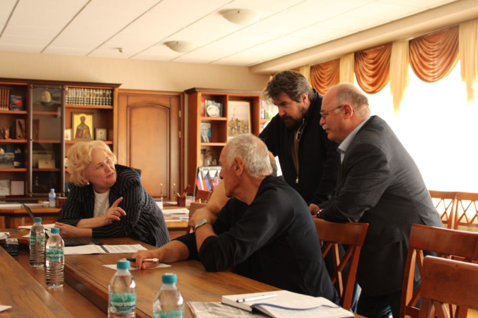 Ректор ДонГУ Светлана Беспалова встретилась с учеными университета Ректор ДонГУ Светлана Беспалова встретилась с учеными университета