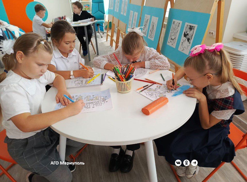 Мариупольские школьники продолжают знакомиться с историей родного города Мариупольские школьники продолжают знакомиться с историей родного города