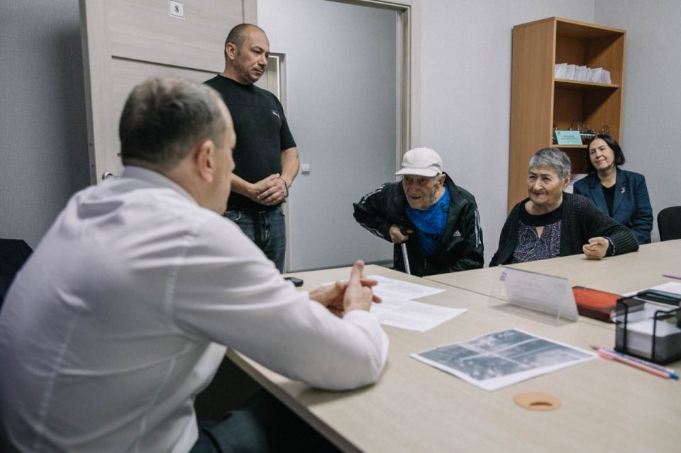 Антон Кольцов: В общественной приемной Местного отделения ВПП «Единой России» ответил на вопросы жителей Жовтневого и Приморского районов Антон Кольцов: В общественной приемной Местного отделения ВПП «Единой России» ответил на вопросы жителей Жовтневого и Приморского районов