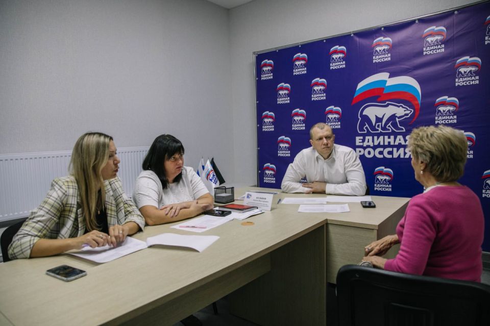 Антон Кольцов: В общественной приемной Местного отделения ВПП «Единой России» ответил на вопросы жителей Жовтневого и Приморского районов Антон Кольцов: В общественной приемной Местного отделения ВПП «Единой России» ответил на вопросы жителей Жовтневого и Приморского районов