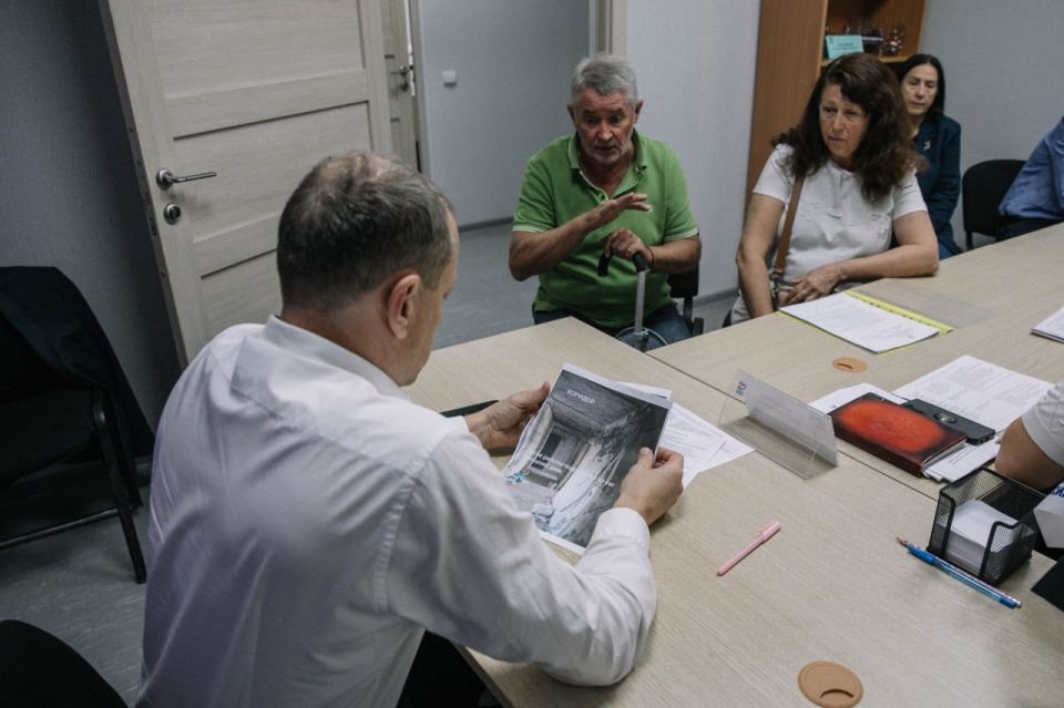 Антон Кольцов: В общественной приемной Местного отделения ВПП «Единой России» ответил на вопросы жителей Жовтневого и Приморского районов Антон Кольцов: В общественной приемной Местного отделения ВПП «Единой России» ответил на вопросы жителей Жовтневого и Приморского районов