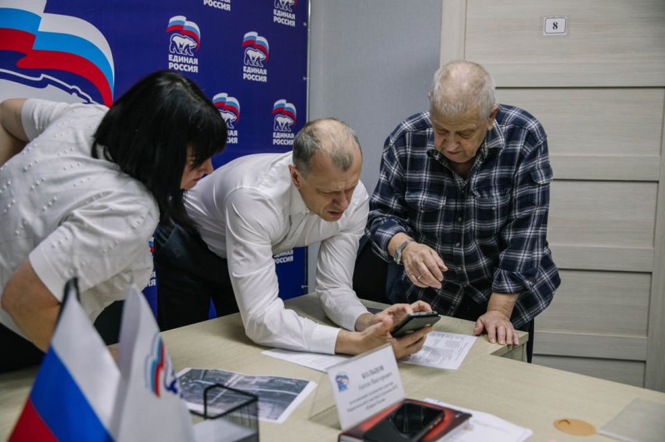 Антон Кольцов: В общественной приемной Местного отделения ВПП «Единой России» ответил на вопросы жителей Жовтневого и Приморского районов Антон Кольцов: В общественной приемной Местного отделения ВПП «Единой России» ответил на вопросы жителей Жовтневого и Приморского районов