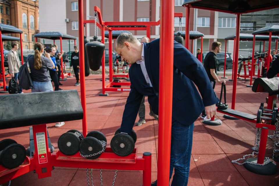 Антон Кольцов: Повышаем доступность восстановленной спортивной инфраструктуры для населения Антон Кольцов: Повышаем доступность восстановленной спортивной инфраструктуры для населения