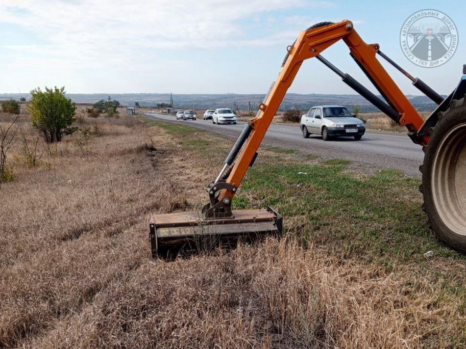 В минувшие выходные на дорогах общего пользования продолжились работы по улучшению дорожной инфраструктуры В минувшие выходные на дорогах общего пользования продолжились работы по улучшению дорожной инфраструктуры