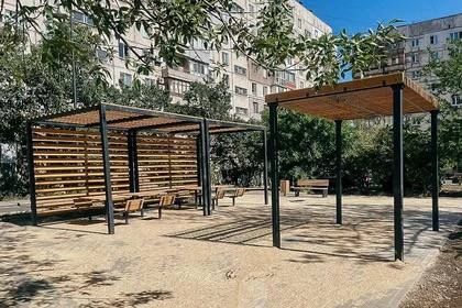 Санкт-Петербург благоустраивает дворы в Жовтневом районе Мариуполя