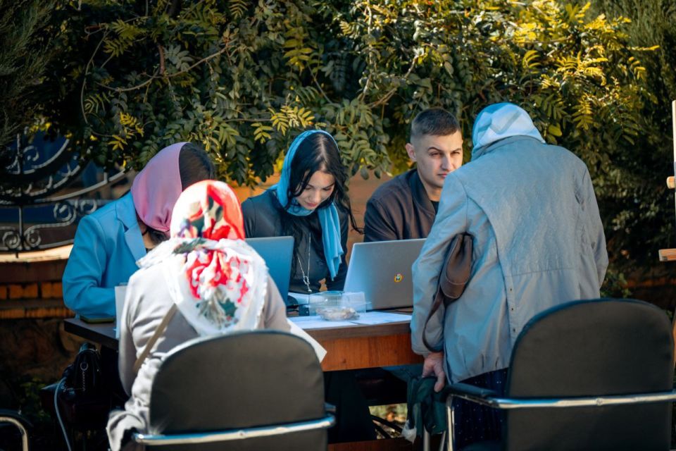 Поздравили мариупольчан с Днем города и Рождеством Богородицы Поздравили мариупольчан с Днем города и Рождеством Богородицы