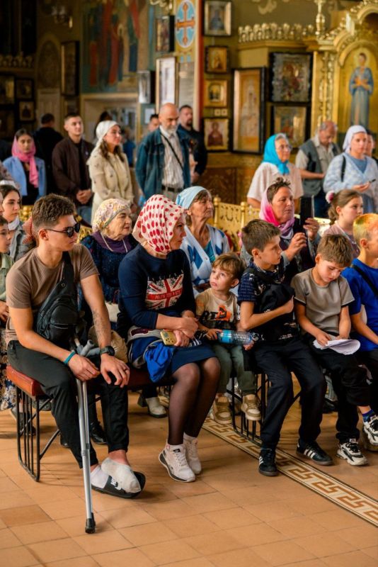 Поздравили мариупольчан с Днем города и Рождеством Богородицы