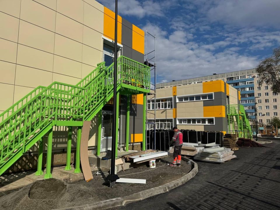 В Мариуполе тульские строители ведут работы на ряде соцобъектов