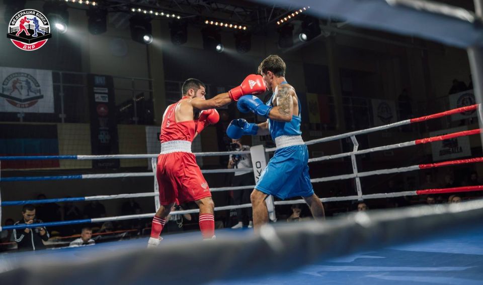 20 сентября в городе Донецк в спортивном комплексе «Сила Донбасса» прошли Открытые республиканские соревнования по боксу «Памяти первого Председателя наблюдательного совета Федерации бокса ДНР, основателя батальона... 20 сентября в городе Донецк в спортивном комплексе «Сила Донбасса» прошли Открытые республиканские соревнования по боксу «Памяти первого Председателя наблюдательного совета Федерации бокса ДНР, основателя батальона...