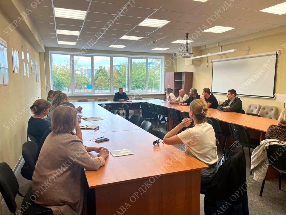 Руководитель Управы Игорь Овсиенко провел встречу с рабочим коллективом ДК «Строителей»