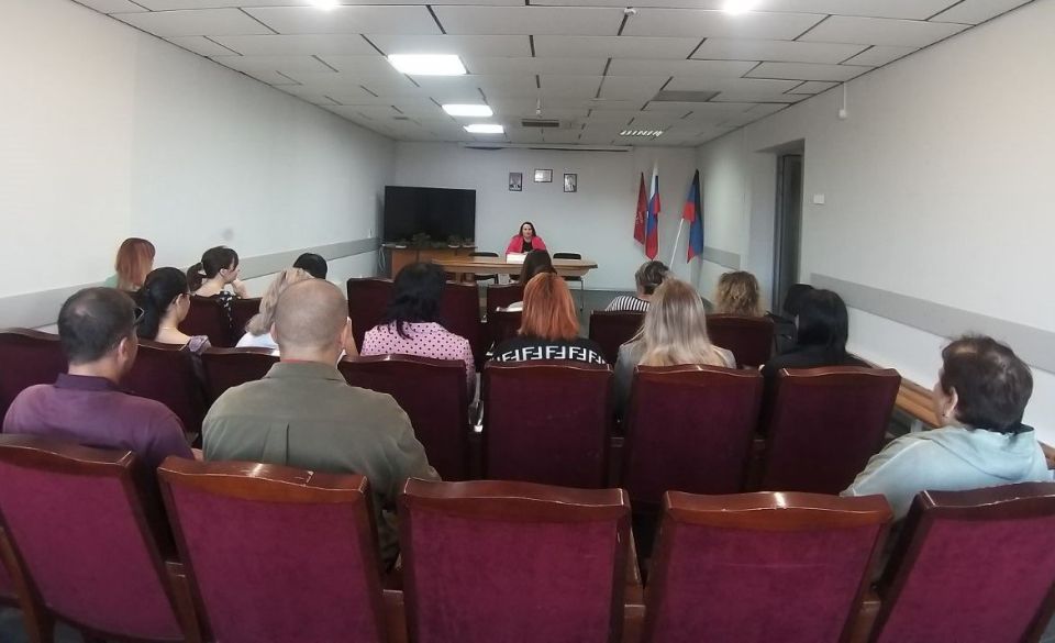 Сегодня состоялась встреча первого заместителя руководителя Управы Ильичевского внутригородского района города Мариуполь Соломиной Татьяны с сотрудниками Управы