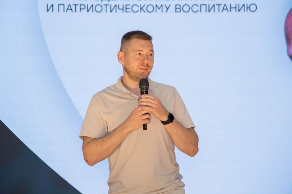 В Мариуполе на базе Мариупольского государственного университета прошел Форум «Труд крут», посвященный вопросам трудоустройства, профориентации и карьерного развития молодёжи Донецкой Народной Республики