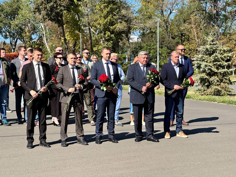 Владимир Ежиков: Новые возможности для блогеров-просветителей: РВИО открывает студию Rutube в Мариуполе Владимир Ежиков: Новые возможности для блогеров-просветителей: РВИО открывает студию Rutube в Мариуполе