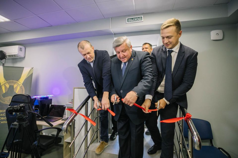 Антон Кольцов: Открыли в Мариуполе авторскую студию для блогеров и журналистов Антон Кольцов: Открыли в Мариуполе авторскую студию для блогеров и журналистов