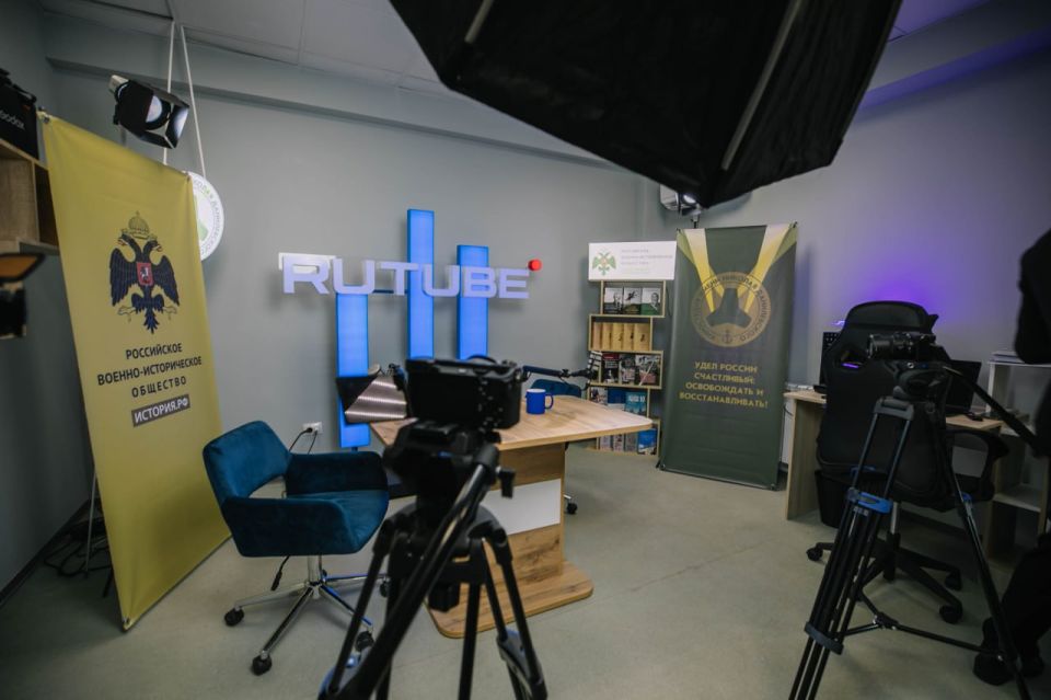 Антон Кольцов: Открыли в Мариуполе авторскую студию для блогеров и журналистов Антон Кольцов: Открыли в Мариуполе авторскую студию для блогеров и журналистов