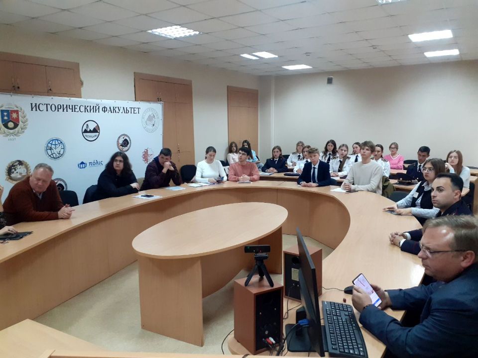 �������� ����� ������� �����������, �����������