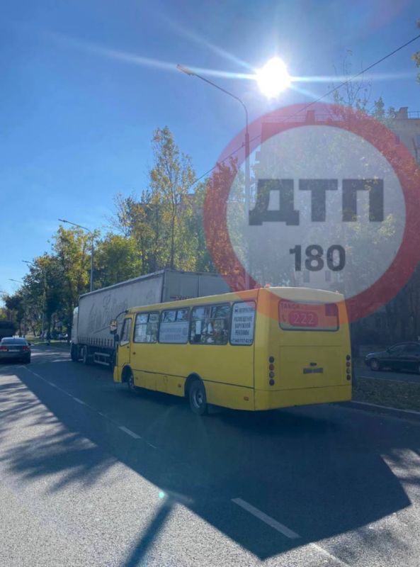 ДТП произошло на улице Урицкого в Мариуполе