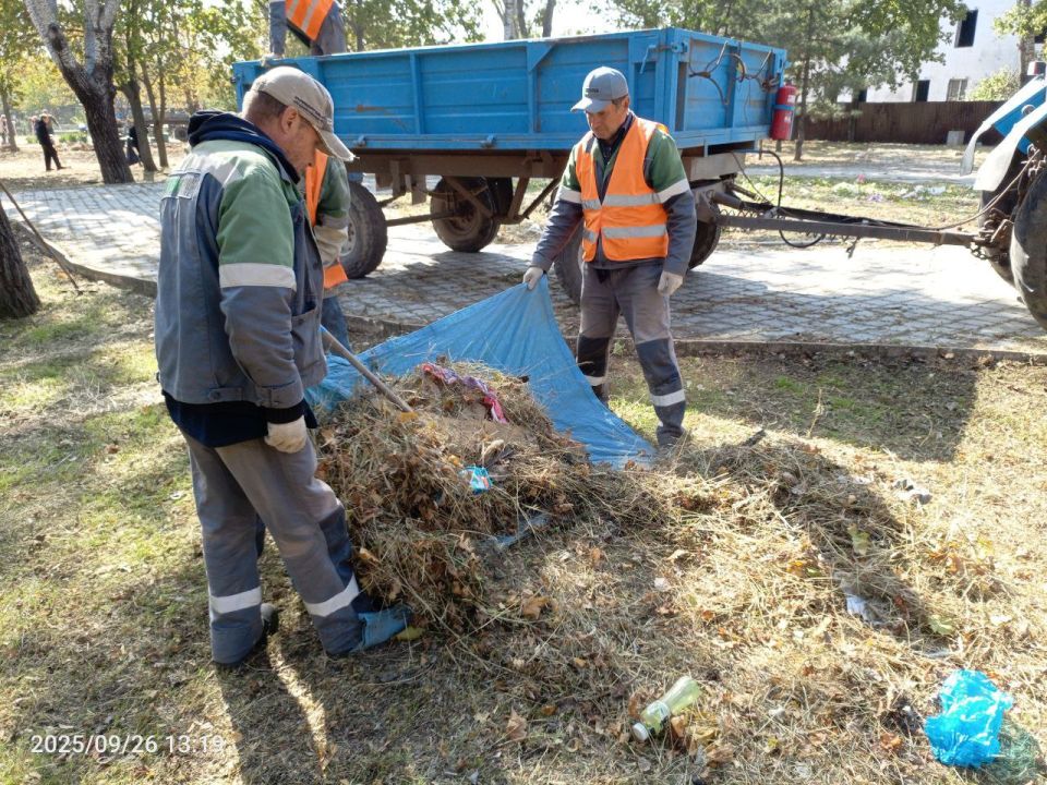 Сегодня состоялся субботник в верхней части парка имени Н.А. Гурова Сегодня состоялся субботник в верхней части парка имени Н.А. Гурова