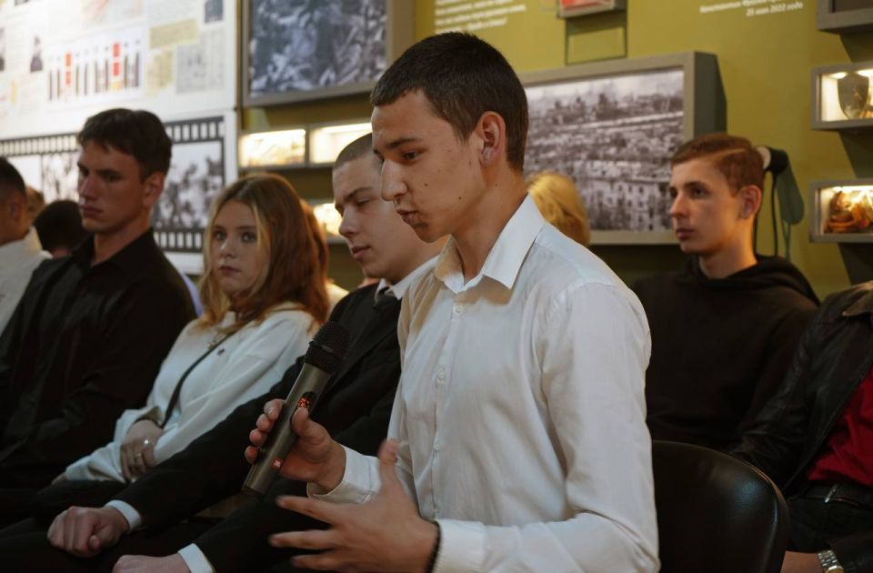 Телемост «Вместе мы – Россия» связал Петербург и Мариуполь в день исторического воссоединения