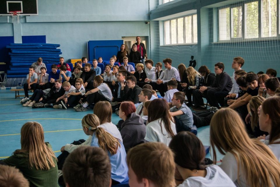 В Мариупольской школе №7 состоялось очередное занятие проекта «Школа антитеррора» В Мариупольской школе №7 состоялось очередное занятие проекта «Школа антитеррора»