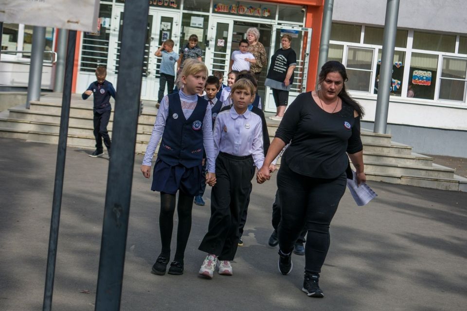 В Мариупольской школе №7 состоялось очередное занятие проекта «Школа антитеррора» В Мариупольской школе №7 состоялось очередное занятие проекта «Школа антитеррора»