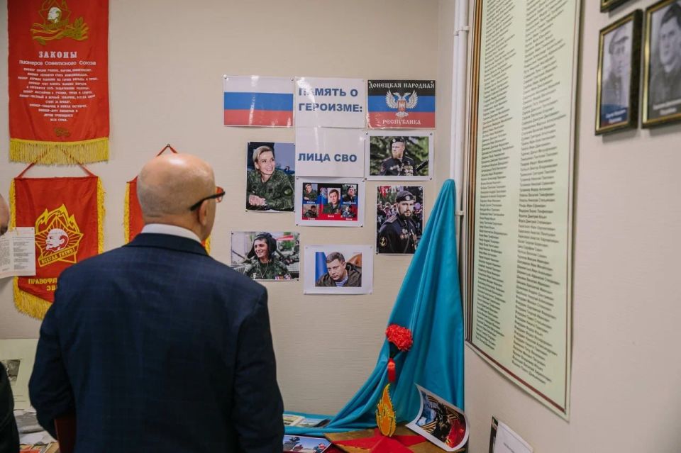 Руководитель Представительства Санкт-Петербурга в Мариуполе Олег Моргун поздравил жителей поселка Старый Крым с 245-летним юбилеем Руководитель Представительства Санкт-Петербурга в Мариуполе Олег Моргун поздравил жителей поселка Старый Крым с 245-летним юбилеем