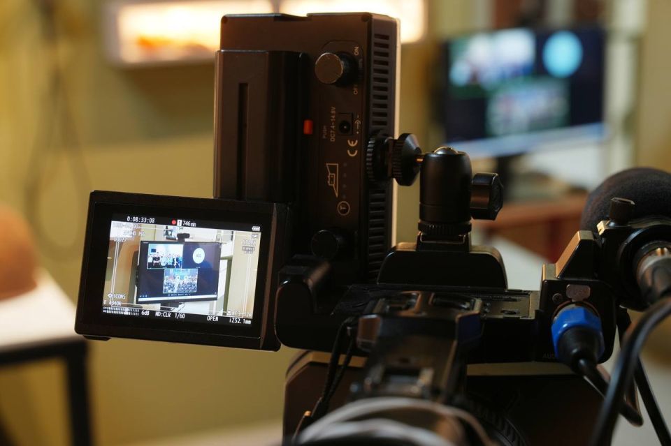 Телемост «Вместе мы – Россия» связал Петербург и Мариуполь в день исторического воссоединения Телемост «Вместе мы – Россия» связал Петербург и Мариуполь в день исторического воссоединения