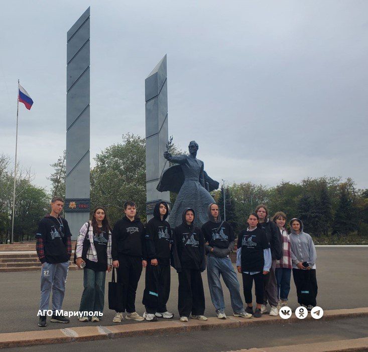 В Мариуполе дали старт туристическому проекту «Прошагай город» В Мариуполе дали старт туристическому проекту «Прошагай город»