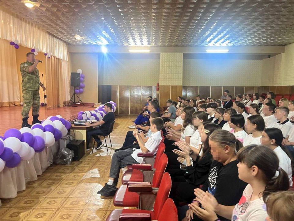 Росгвардия приняла участие в гуманитарной акции «Русский Донбасс» Росгвардия приняла участие в гуманитарной акции «Русский Донбасс»