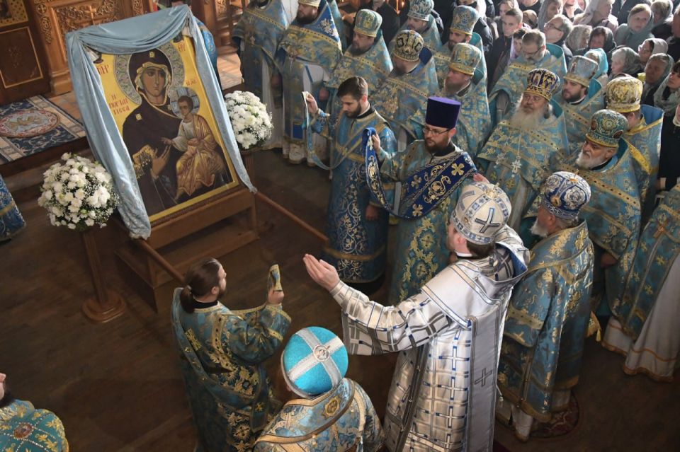 Спустя 11 лет Иверская икона Божьей Матери вернулась в возрождаемый монастырь под Донецком