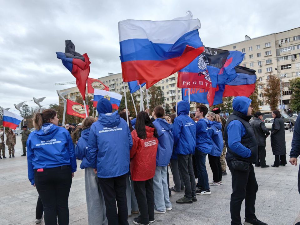Сегодня - День воссоединения ДНР, ЛНР, Запорожской и Херсонской областей с Россией