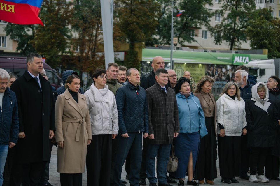 Антон Кольцов: Патриотической акцией в центре Мариуполя встретили третью годовщину воссоединения исторических территорий c Россией