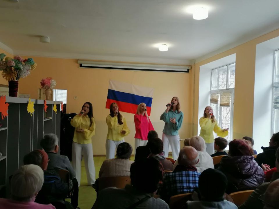 С Днем пожилого человека! Праздничные мероприятия прошли в Центрах социального обслуживания населения С Днем пожилого человека! Праздничные мероприятия прошли в Центрах социального обслуживания населения