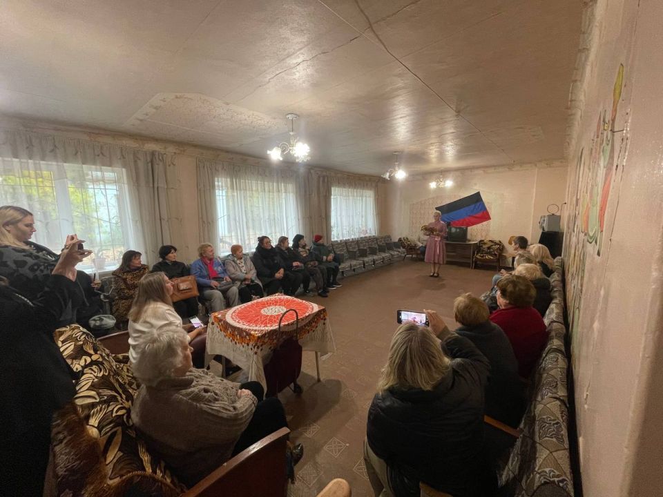 С Днем пожилого человека! Праздничные мероприятия прошли в Центрах социального обслуживания населения С Днем пожилого человека! Праздничные мероприятия прошли в Центрах социального обслуживания населения