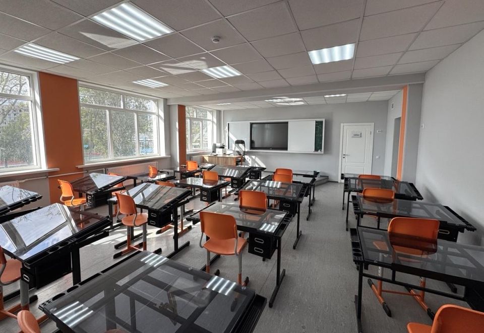 В ДНР специалисты публично-правовой компании «Единый заказчик в сфере строительства» и подрядной организации завершили комплексное восстановление инфраструктуры Мариупольского строительного профильного колледжа В ДНР специалисты публично-правовой компании «Единый заказчик в сфере строительства» и подрядной организации завершили комплексное восстановление инфраструктуры Мариупольского строительного профильного колледжа