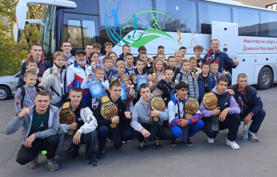 Сборная ДНР по муайтай триумфально вернулась с трофеями из Ростова