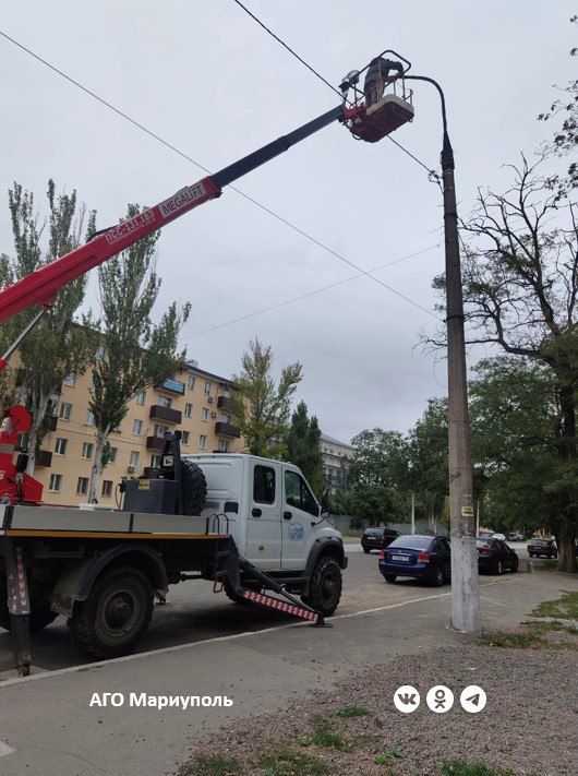 В Мариуполе энергетики продолжают модернизацию сетей наружного освещения