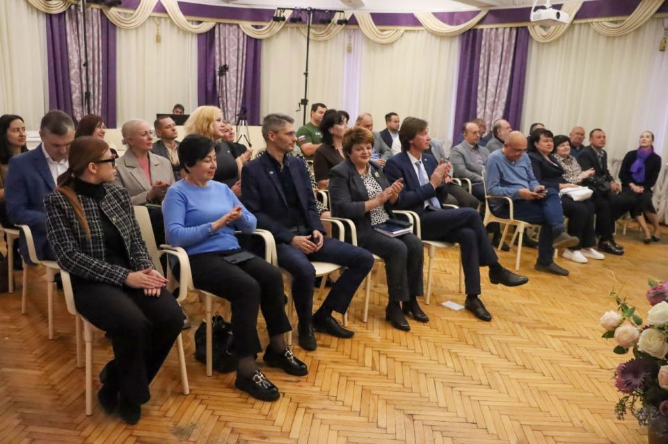 Международный фестиваль креативных индустрий «Звезды над Донбассом» стал одним из самых ярких культурных событий года в России – Александр Кофман Международный фестиваль креативных индустрий «Звезды над Донбассом» стал одним из самых ярких культурных событий года в России – Александр Кофман