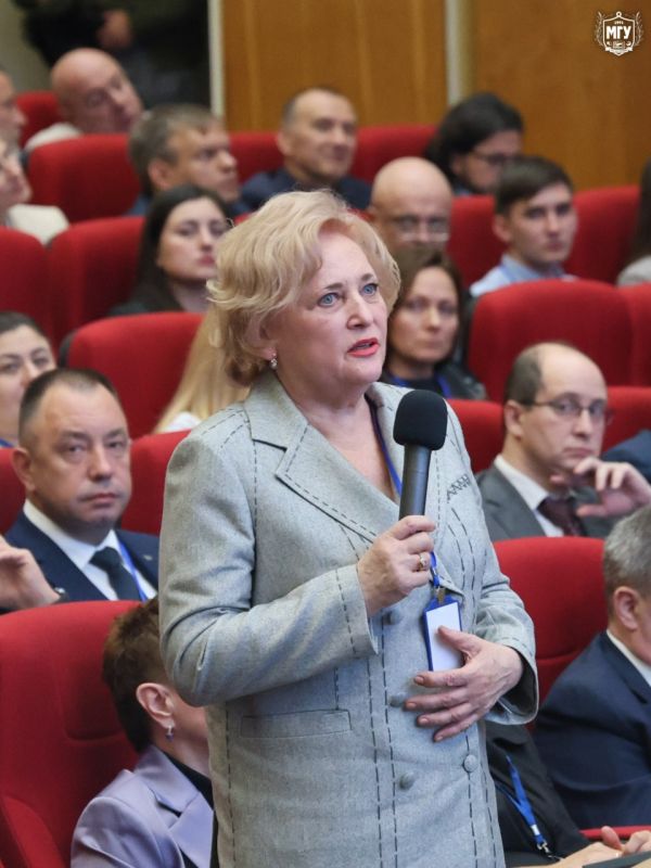 1 октября на площадке Мариупольского государственного университета имени А.И. Куинджи состоялось торжественное открытие Международной конференции «Азовский форум развития» 1 октября на площадке Мариупольского государственного университета имени А.И. Куинджи состоялось торжественное открытие Международной конференции «Азовский форум развития»