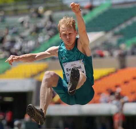 Россиянин Евгений Торсунов установил мировой рекорд по прыжкам в длину на чемпионате мира по лёгкой атлетике в Нью-Дели